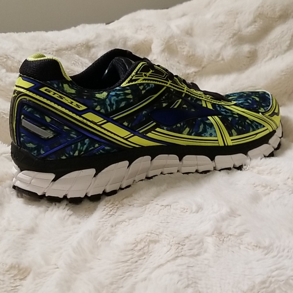 New Brooks Adrenaline GTS 15 size 10